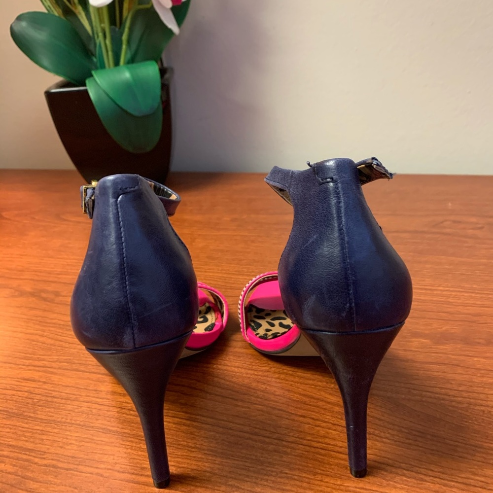 Heels - Picture 4 of 7